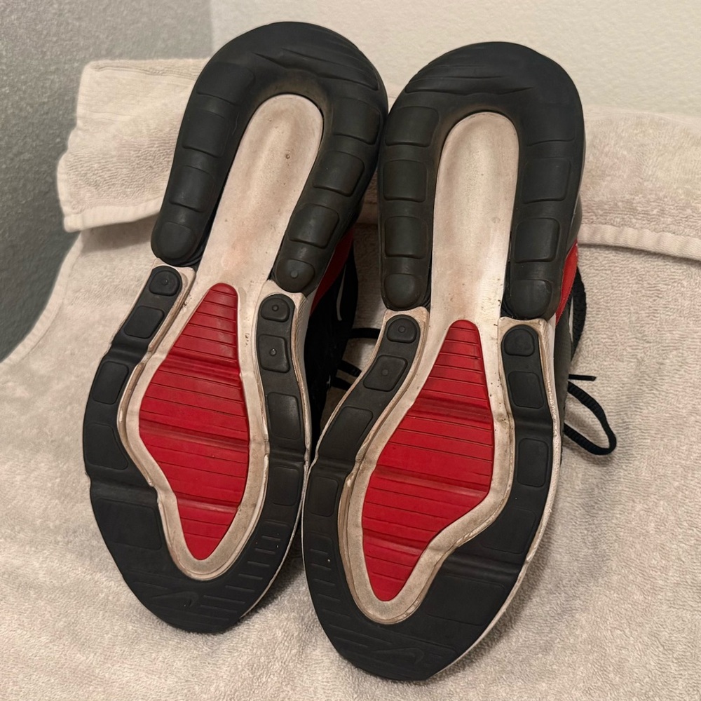 Nike Black and Red Air270 Athletic Sneakers - Picture 8 of 9
